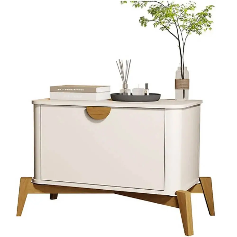 MESA DE CABECEIRA BURITI COM 1 PORTA E PÉS DE MADEIRA MACIÇA JB BECHARA COR OFF WHITE