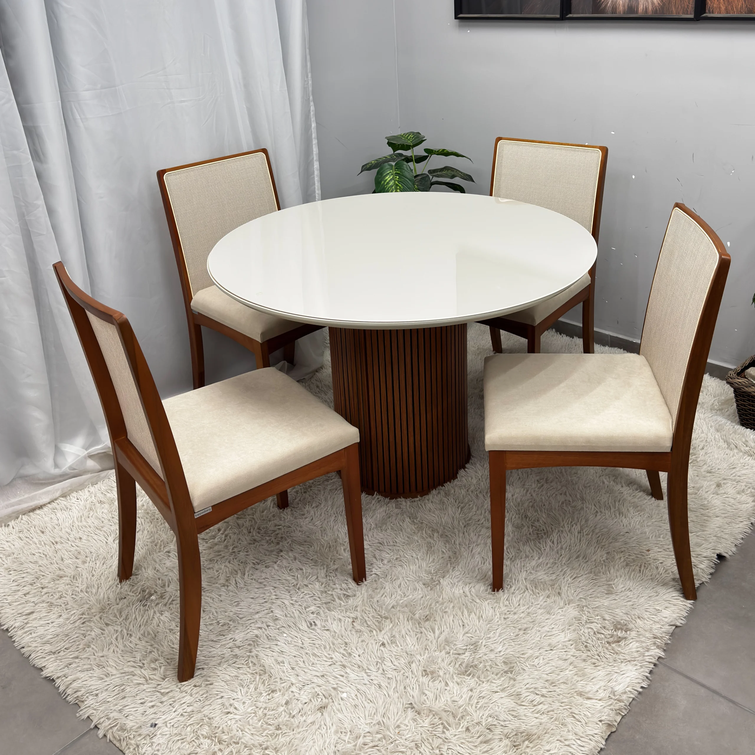 Mesa de Jantar Dara 110cm Redonda com Vidro e 4 Cadeiras Lara Kappesberg em Linho Madeira Lj Móveis - Imagem 3