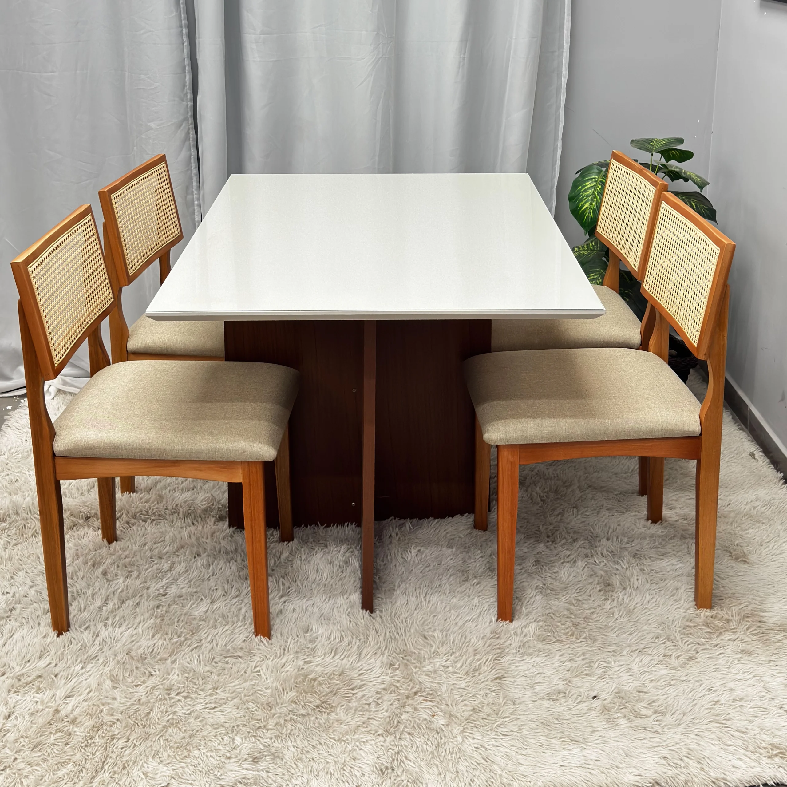 Mesa de Jantar Helo 120x90cm com Vidro e 4 Cadeiras Monalisa em Linho Madeira Poliman - Imagem 3