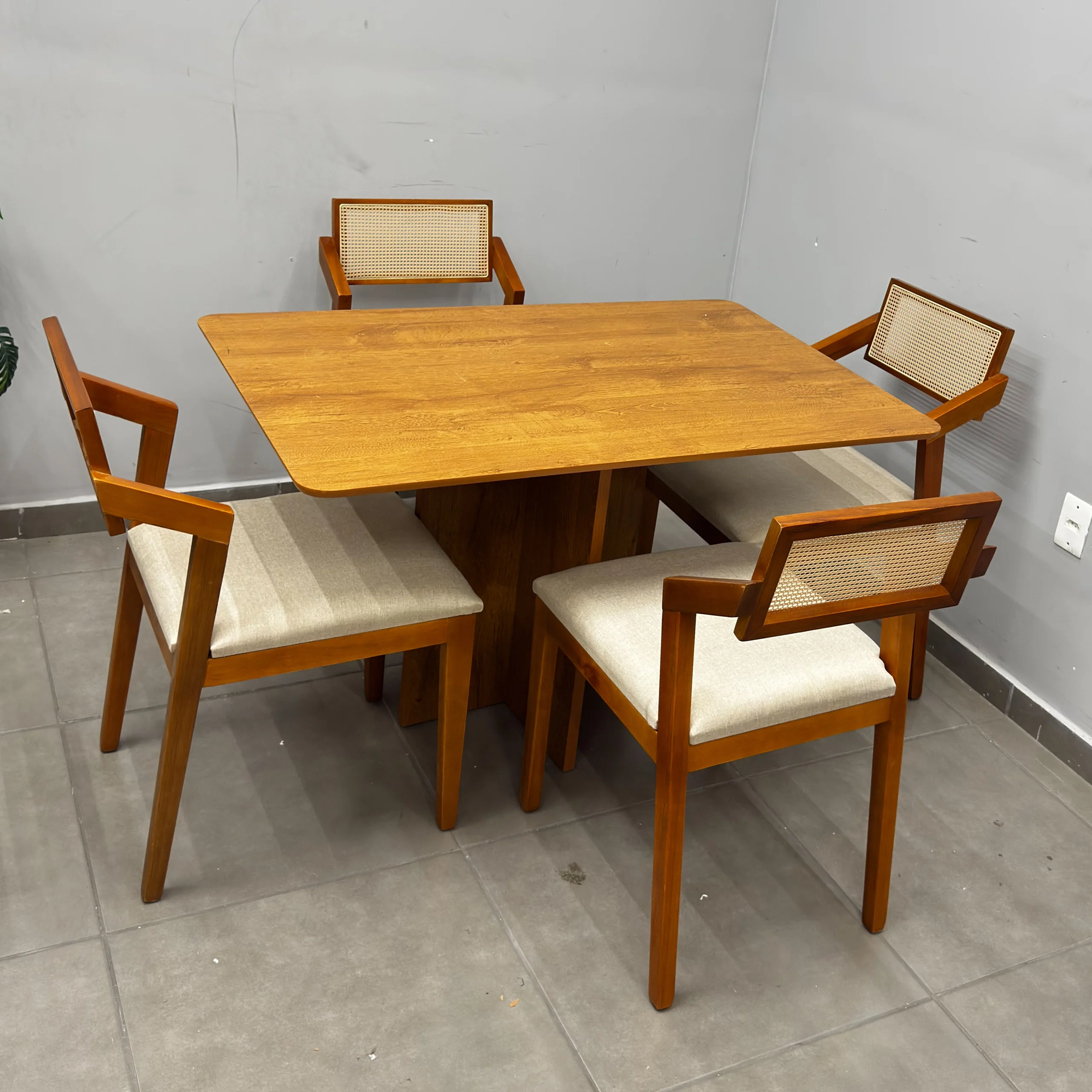 Mesa de Jantar Salina 120x80cm Sem Vidro com 4 Cadeiras Berlim Hr em Linho Madeira Cel Móveis - Imagem 3