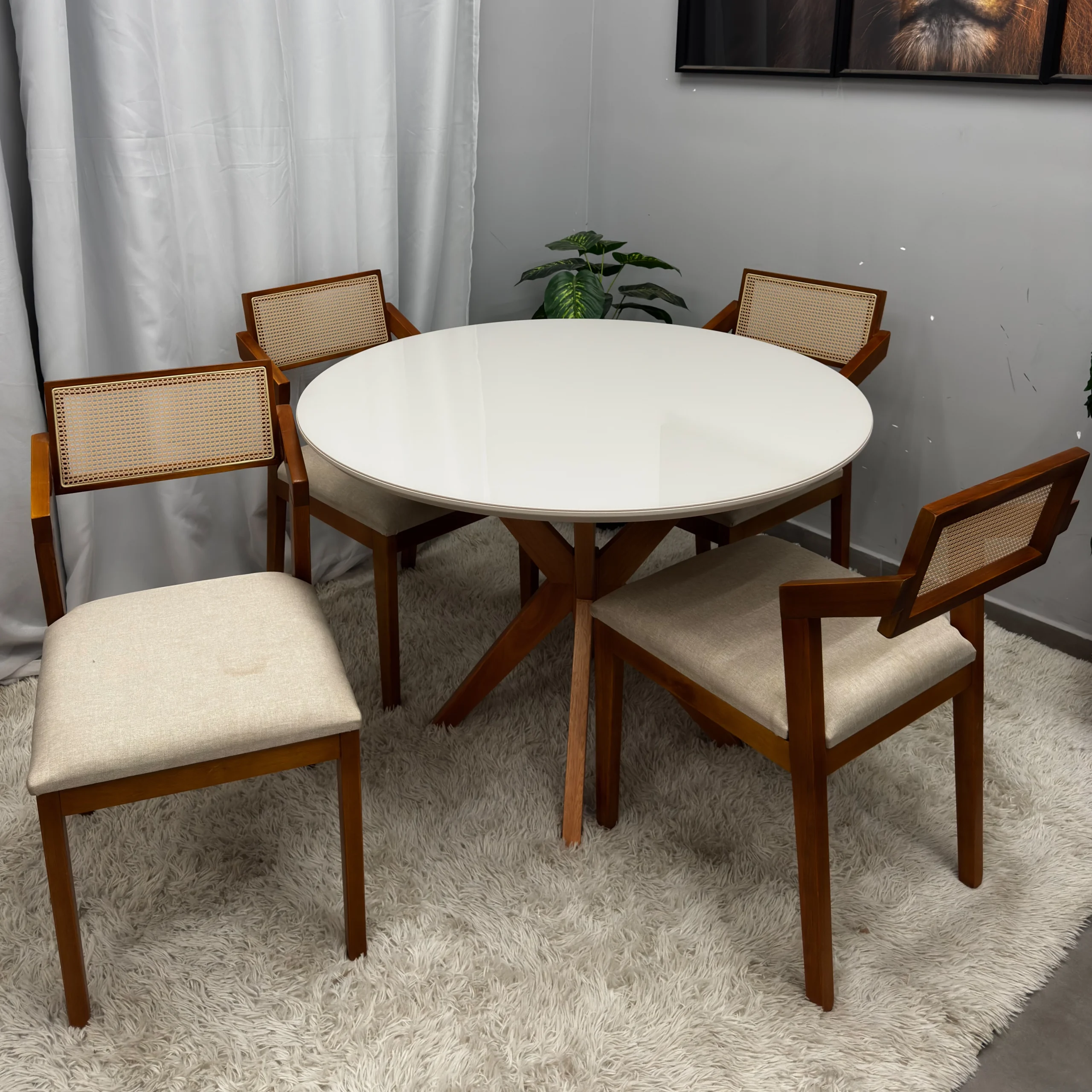 Mesa de Jantar Simpatia com Vidro Redonda 108cm com 4 Cadeiras Berlim Hr em Linho Madeira Jcm - Imagem 3