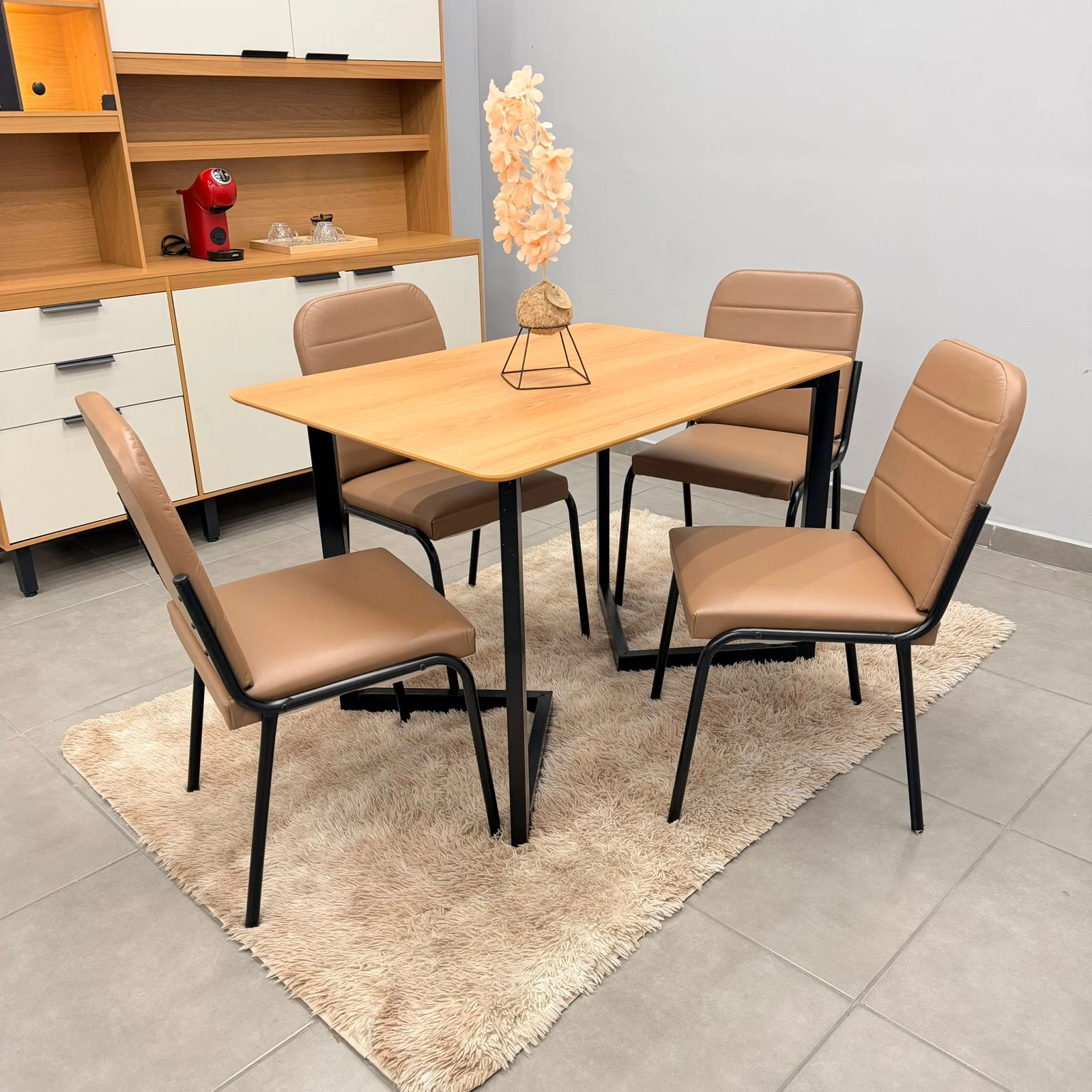Mesa de Jantar Cronos 110x90cm com 4 Cadeiras Chicago em Courino Aço Tubo Minas - Imagem 3