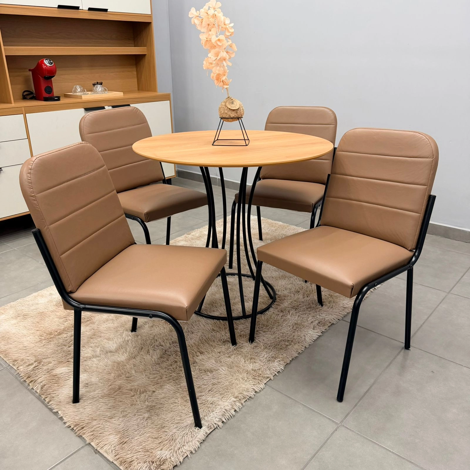 Mesa de Jantar Onix Redonda 90cm com 4 Cadeiras Chicago em Courino Aço Tubo Minas - Imagem 3